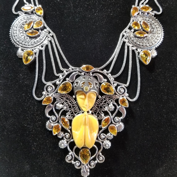 BREATHTAKING NECKLACE NWOT - Picture 2 of 8